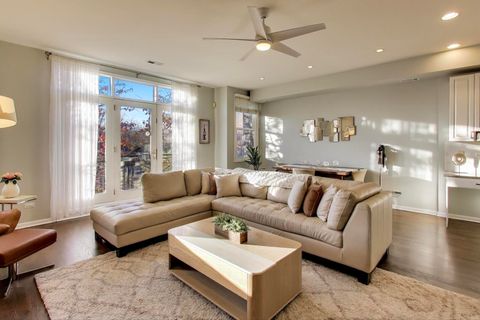 Tiny photo for 2919 N SOUTHPORT Avenue #3, Chicago, IL 60657 (MLS # 12529160)