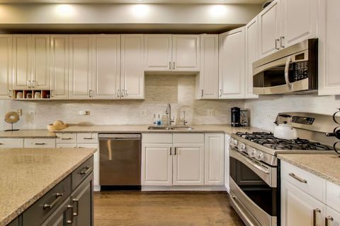 Tiny photo for 2919 N SOUTHPORT Avenue #3, Chicago, IL 60657 (MLS # 12529160)