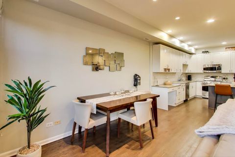 Tiny photo for 2919 N SOUTHPORT Avenue #3, Chicago, IL 60657 (MLS # 12529160)