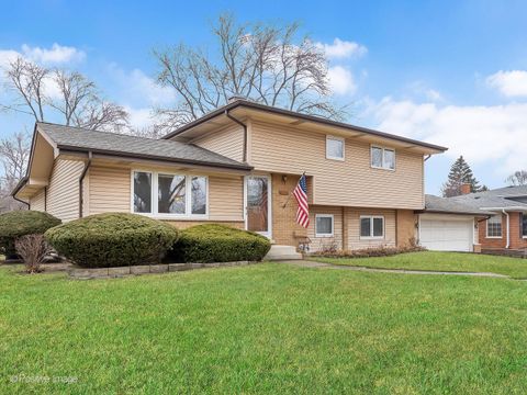 Tiny photo for 564 E Bryn Mawr Avenue, Roselle, IL 60172 (MLS # 12582520)
