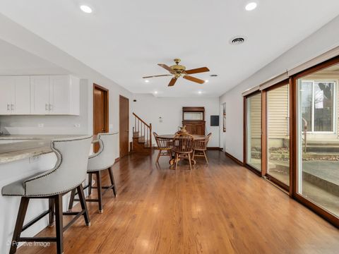 Tiny photo for 564 E Bryn Mawr Avenue, Roselle, IL 60172 (MLS # 12582520)
