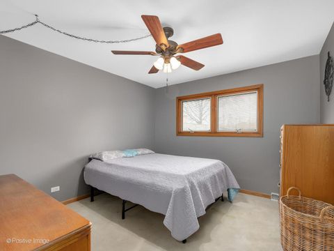 Tiny photo for 564 E Bryn Mawr Avenue, Roselle, IL 60172 (MLS # 12582520)