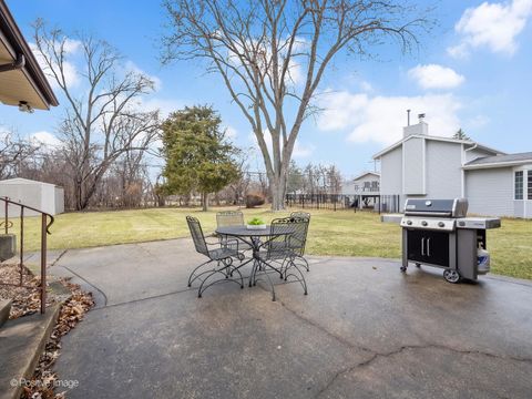 Tiny photo for 564 E Bryn Mawr Avenue, Roselle, IL 60172 (MLS # 12582520)