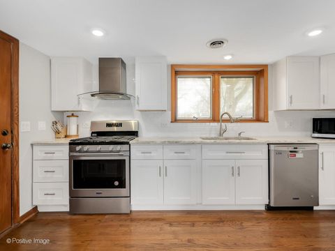 Tiny photo for 564 E Bryn Mawr Avenue, Roselle, IL 60172 (MLS # 12582520)
