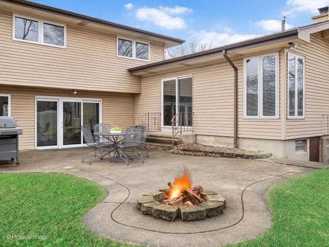 Tiny photo for 564 E Bryn Mawr Avenue, Roselle, IL 60172 (MLS # 12582520)