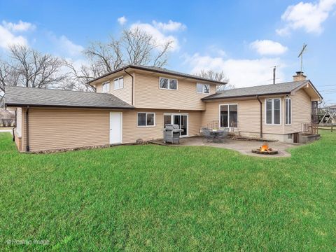 Tiny photo for 564 E Bryn Mawr Avenue, Roselle, IL 60172 (MLS # 12582520)