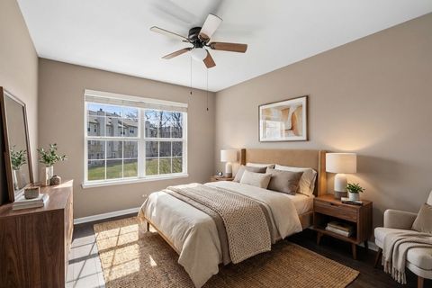 Tiny photo for 2707 Cobblestone Drive #END, Crystal Lake, IL 60012 (MLS # 12591811)