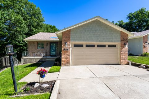Photo of 915 23rd Avenue #6, East Moline, IL 61244 (MLS # 12677716)
