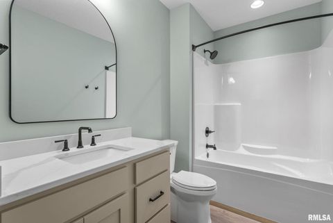 Tiny photo for 5167 LAKESIDE Court, Bettendorf, IA 52722 (MLS # QC4269311)