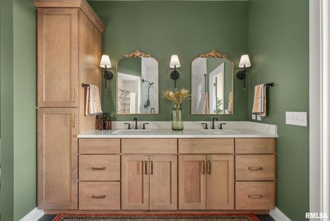 Tiny photo for 5167 LAKESIDE Court, Bettendorf, IA 52722 (MLS # QC4269311)