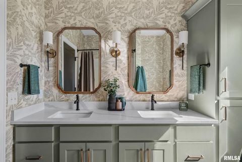 Tiny photo for 5167 LAKESIDE Court, Bettendorf, IA 52722 (MLS # QC4269311)