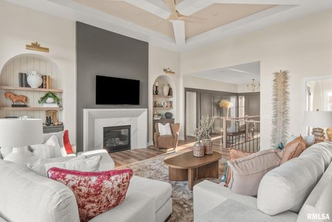 Tiny photo for 5167 Lakeside Court, Bettendorf, IA 52722 (MLS # QC4269311)