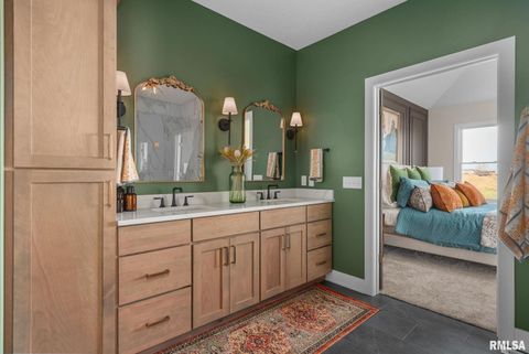 Tiny photo for 5167 LAKESIDE Court, Bettendorf, IA 52722 (MLS # QC4269311)