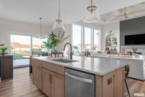 Tiny photo for 5167 Lakeside Court, Bettendorf, IA 52722 (MLS # QC4269311)