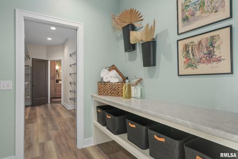 Tiny photo for 5167 LAKESIDE Court, Bettendorf, IA 52722 (MLS # QC4269311)