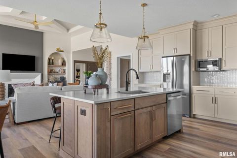 Tiny photo for 5167 LAKESIDE Court, Bettendorf, IA 52722 (MLS # QC4269311)