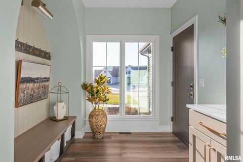 Tiny photo for 5167 Lakeside Court, Bettendorf, IA 52722 (MLS # QC4269311)