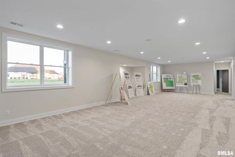 Tiny photo for 5167 Lakeside Court, Bettendorf, IA 52722 (MLS # QC4269311)