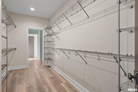 Tiny photo for 5167 LAKESIDE Court, Bettendorf, IA 52722 (MLS # QC4269311)