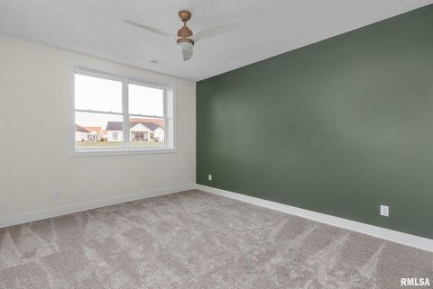 Tiny photo for 5167 Lakeside Court, Bettendorf, IA 52722 (MLS # QC4269311)