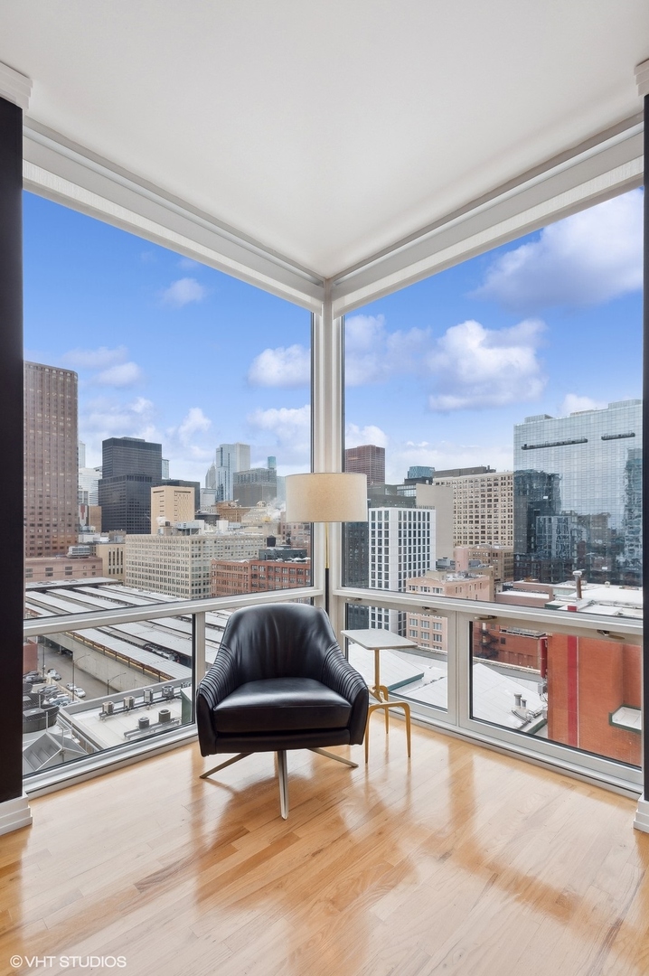 Chicago, Illinois 60605, United States, 2 Bedrooms Bedrooms, ,2 BathroomsBathrooms,Residential,Active,132456