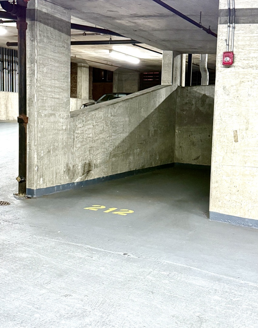 Chicago, Illinois 60605, United States, 2 Bedrooms Bedrooms, ,2 BathroomsBathrooms,Residential,Active,132456