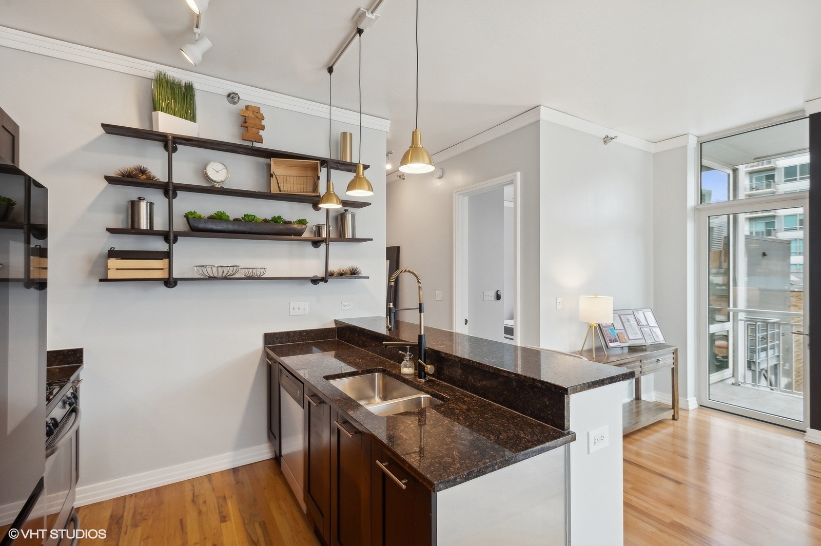 Chicago, Illinois 60605, United States, 2 Bedrooms Bedrooms, ,2 BathroomsBathrooms,Residential,Active,132456