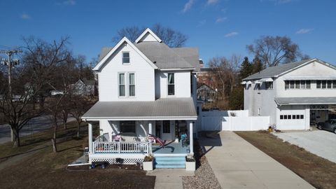 Photo of 128 W Mulberry Street, Watseka, IL 60970 (MLS # 12552254)