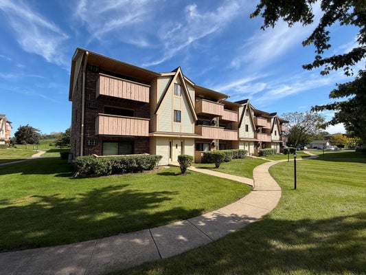12 ECHO CT APT 13, VERNON HILLS, IL 60061 - Image 8f480e274b8be2b0e44bb286d92c56d4/109657654