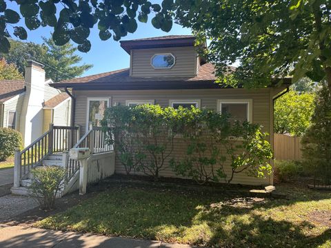 Photo of 23 S Worth Avenue, Elgin, IL 60123 (MLS # 12474008)