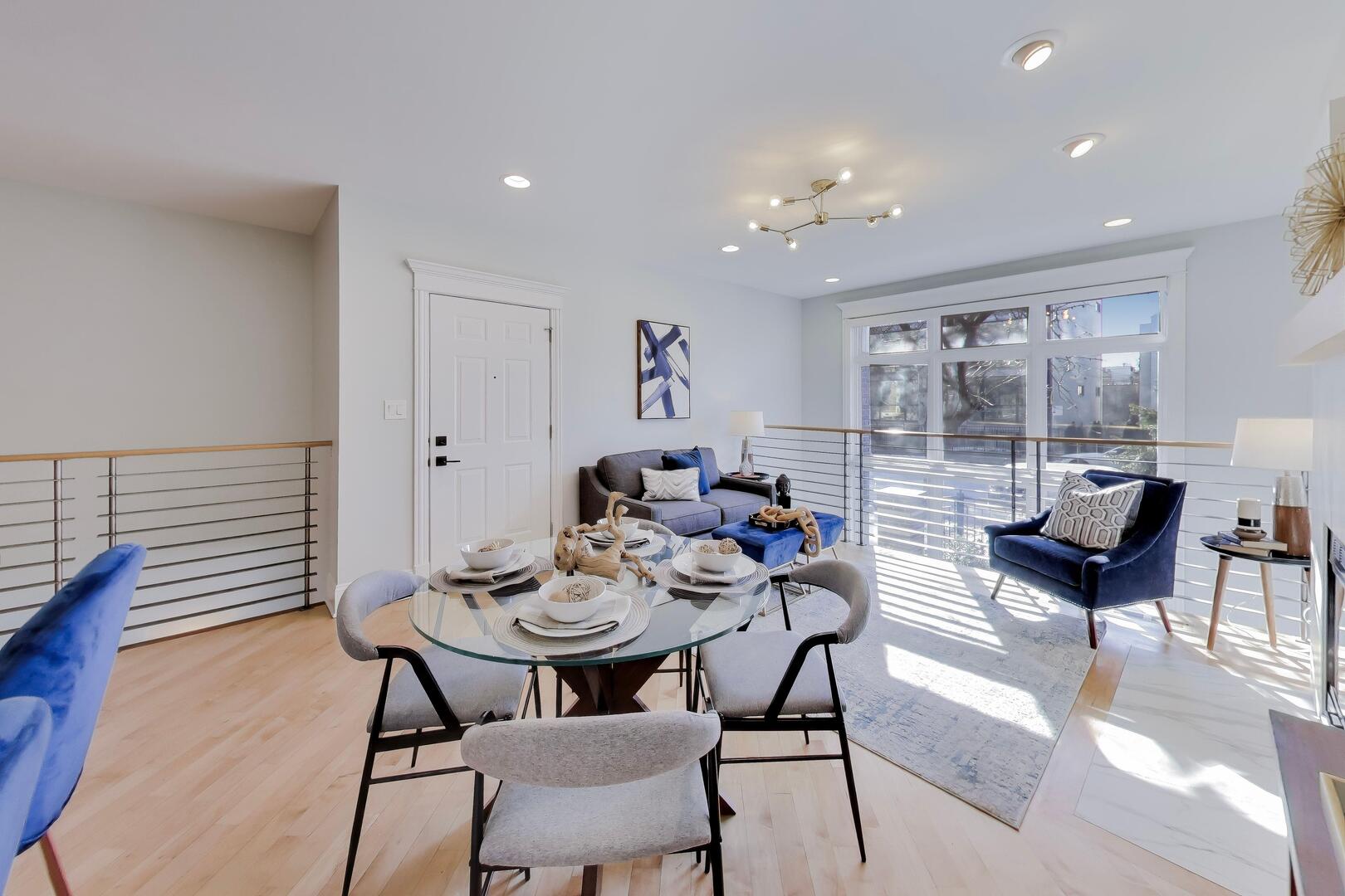 1910 W ARMITAGE Avenue 1W