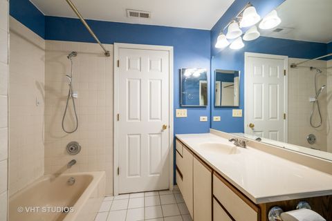 Tiny photo for 1949 N Charter Point Drive #1949, Arlington Heights, IL 60004 (MLS # 12464179)