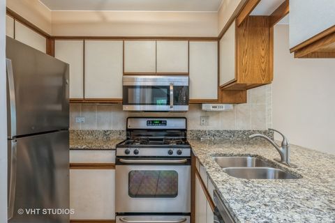 Tiny photo for 1949 N Charter Point Drive #1949, Arlington Heights, IL 60004 (MLS # 12464179)