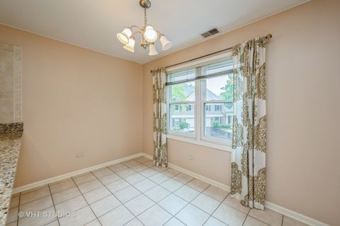 Tiny photo for 1949 N Charter Point Drive #1949, Arlington Heights, IL 60004 (MLS # 12464179)