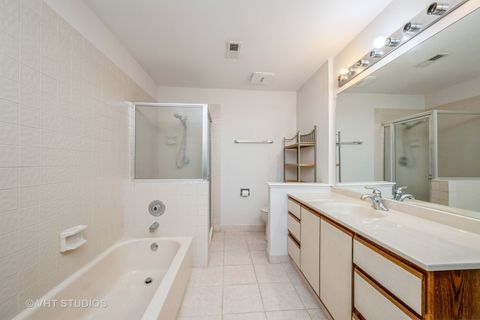 Tiny photo for 1949 N Charter Point Drive #1949, Arlington Heights, IL 60004 (MLS # 12464179)