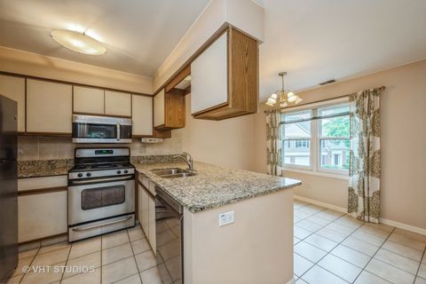 Tiny photo for 1949 N Charter Point Drive #1949, Arlington Heights, IL 60004 (MLS # 12464179)