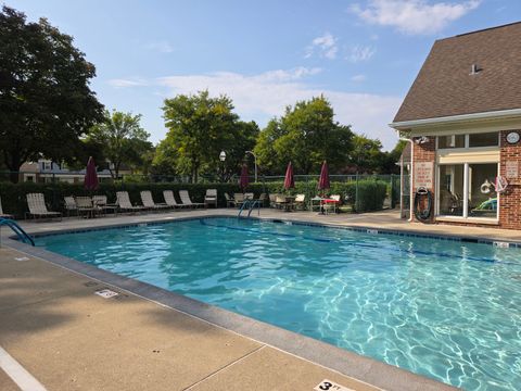 Tiny photo for 1949 N Charter Point Drive #1949, Arlington Heights, IL 60004 (MLS # 12464179)