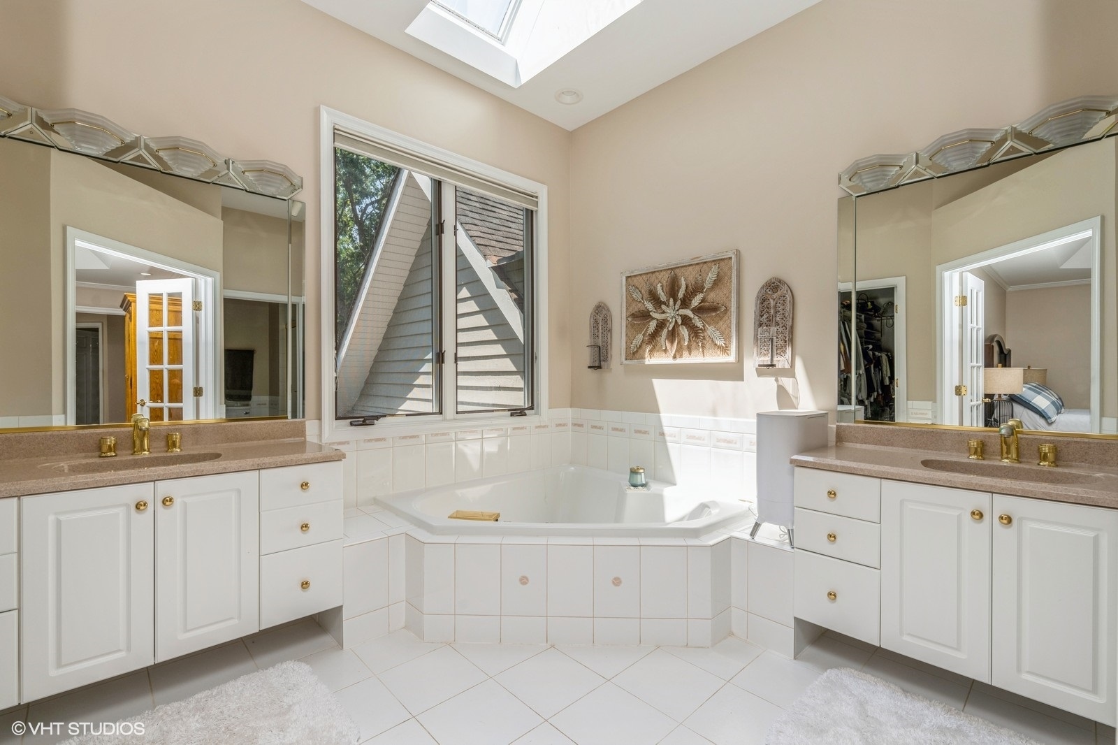 Spring Grove, Illinois 60081, United States, 4 Bedrooms Bedrooms, ,4 BathroomsBathrooms,Residential,Active,220968