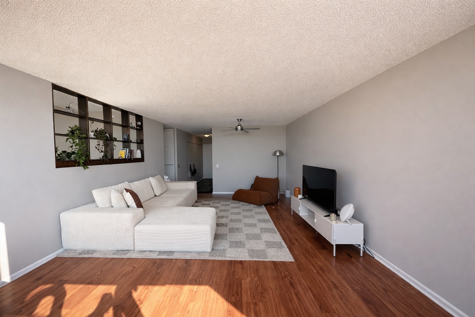 5320 N Sheridan Road 910