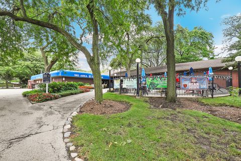 Tiny photo for 1833 Four Lakes Avenue #2A, Lisle, IL 60532 (MLS # 12489136)