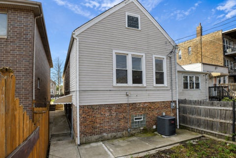 Tiny photo for 510 W 32nd Street, Chicago, IL 60616 (MLS # 12751754)