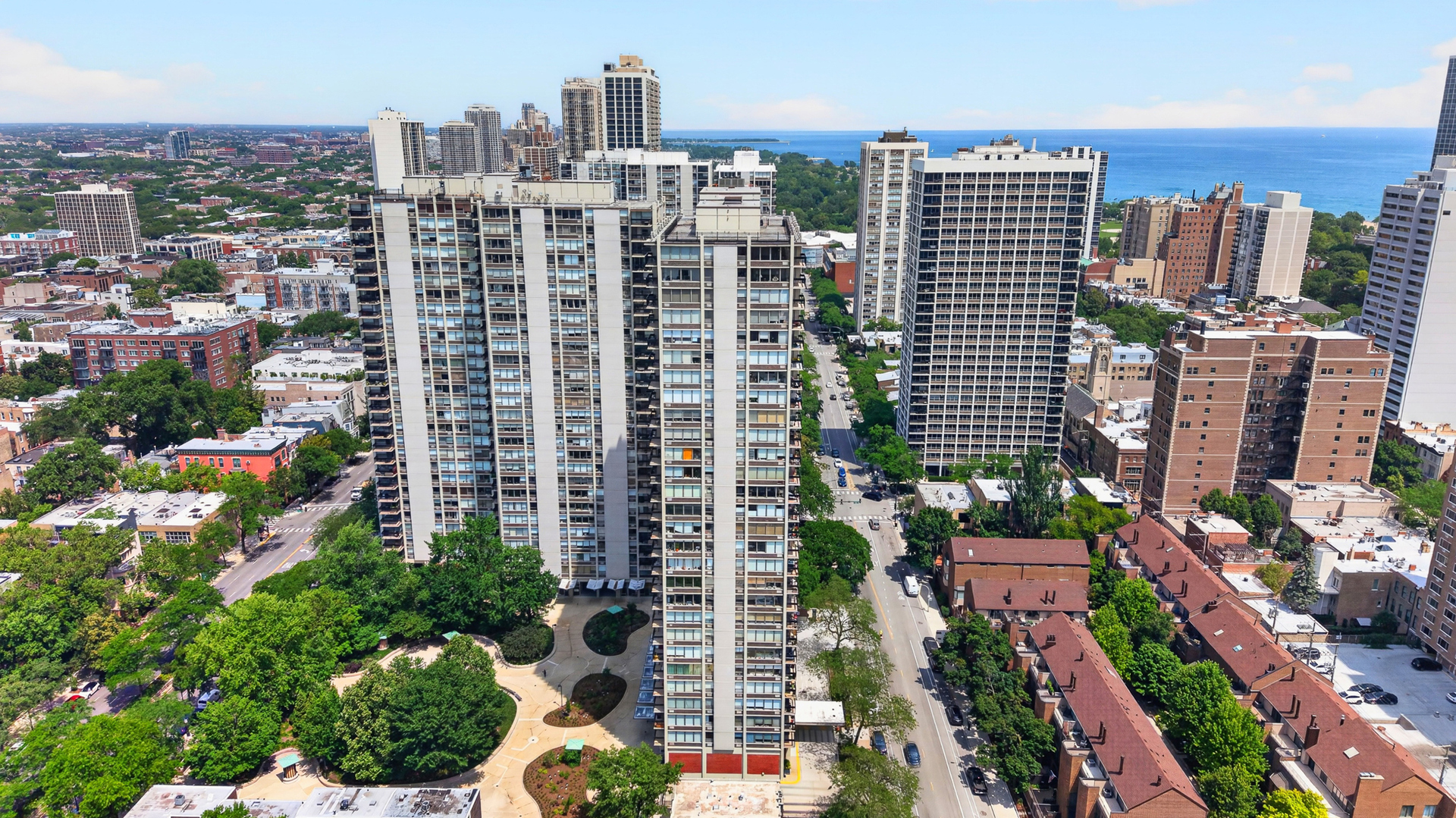 1355 N Sandburg Terrace 2902D