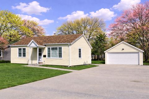 Photo of 1410 Bennett Drive, Rock Falls, IL 61071 (MLS # 12651259)