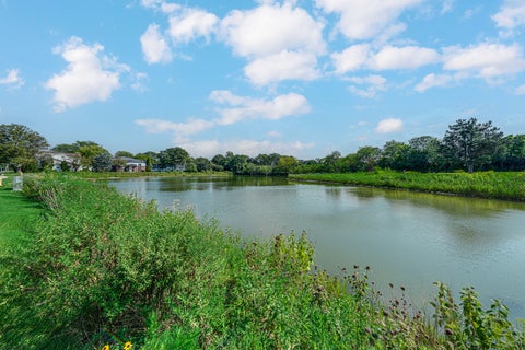 Tiny photo for 1022 Inverrary Lane, Deerfield, IL 60015 (MLS # 12750551)