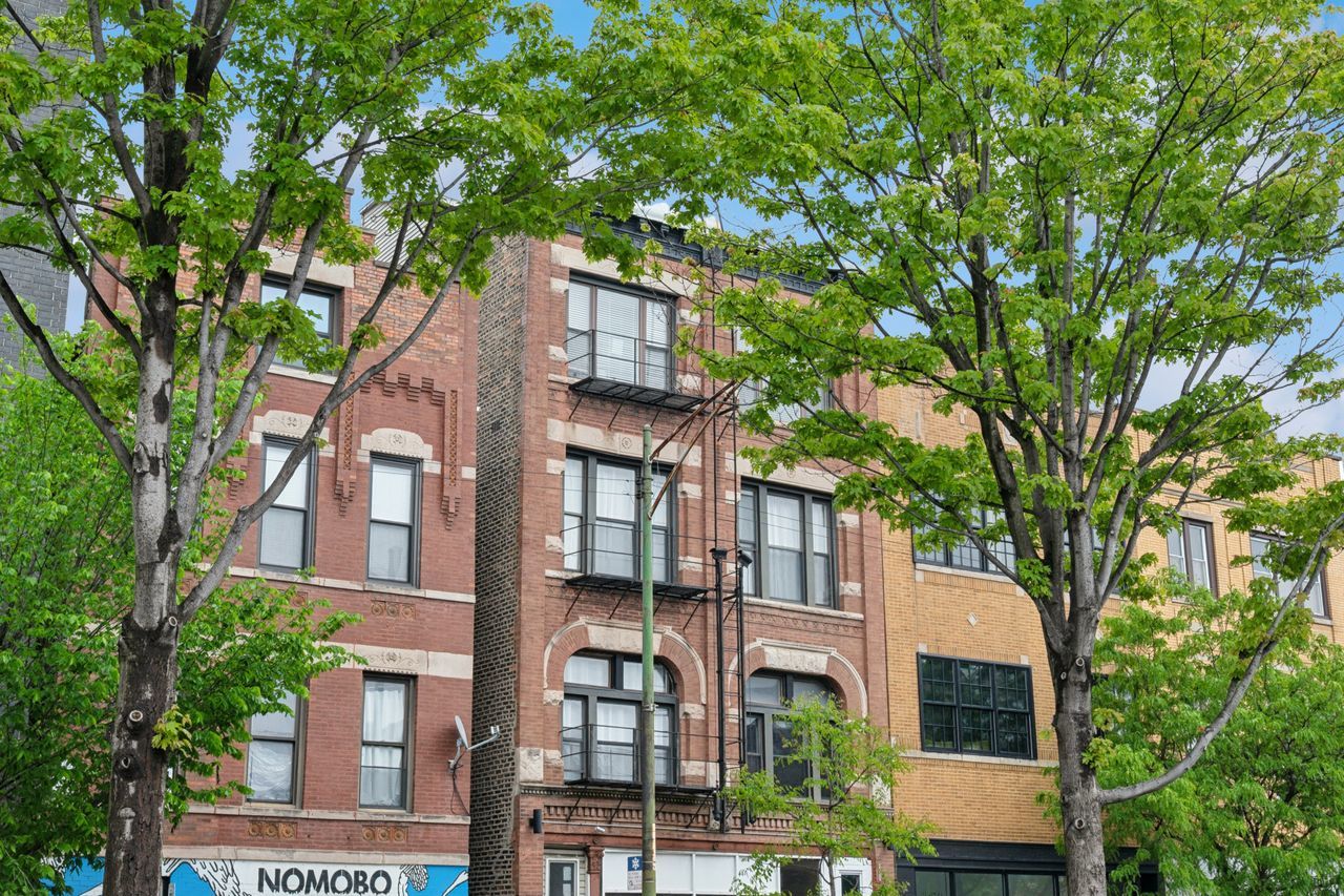 1423 N Ashland Avenue 201