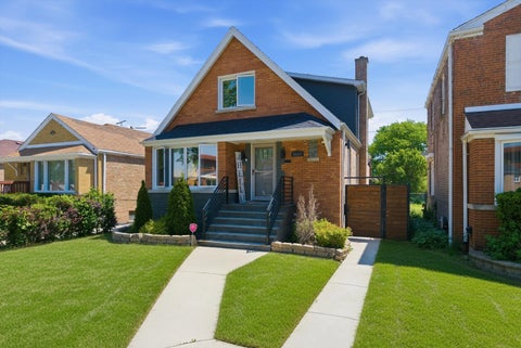 Photo of 9829 S Claremont Avenue, Chicago, IL 60643 (MLS # 12660317)