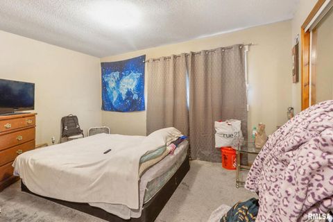 Tiny photo for 1109 E Reeves Street, Marion, IL 62959 (MLS # QC4269247)