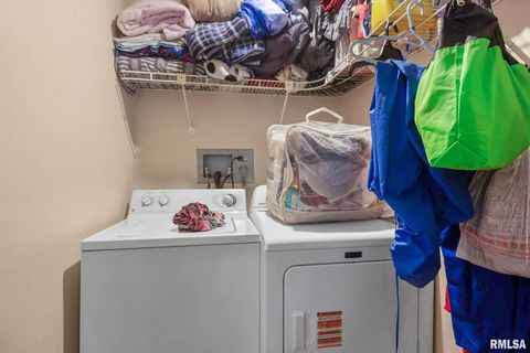 Tiny photo for 1109 E Reeves Street, Marion, IL 62959 (MLS # QC4269247)