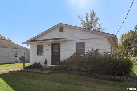 Tiny photo for 1109 E Reeves Street, Marion, IL 62959 (MLS # QC4269247)