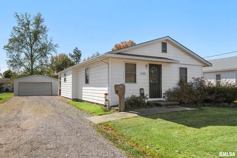 Photo of 1109 E Reeves Street, Marion, IL 62959 (MLS # QC4269247)